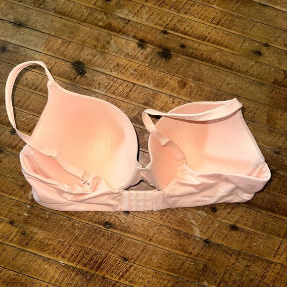 Victoria’s Secret peach lacy perfect shape 38D bra - Picture 2 of 3